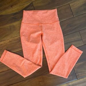 NWOT Lululemon wunder trains size 4 25” orange